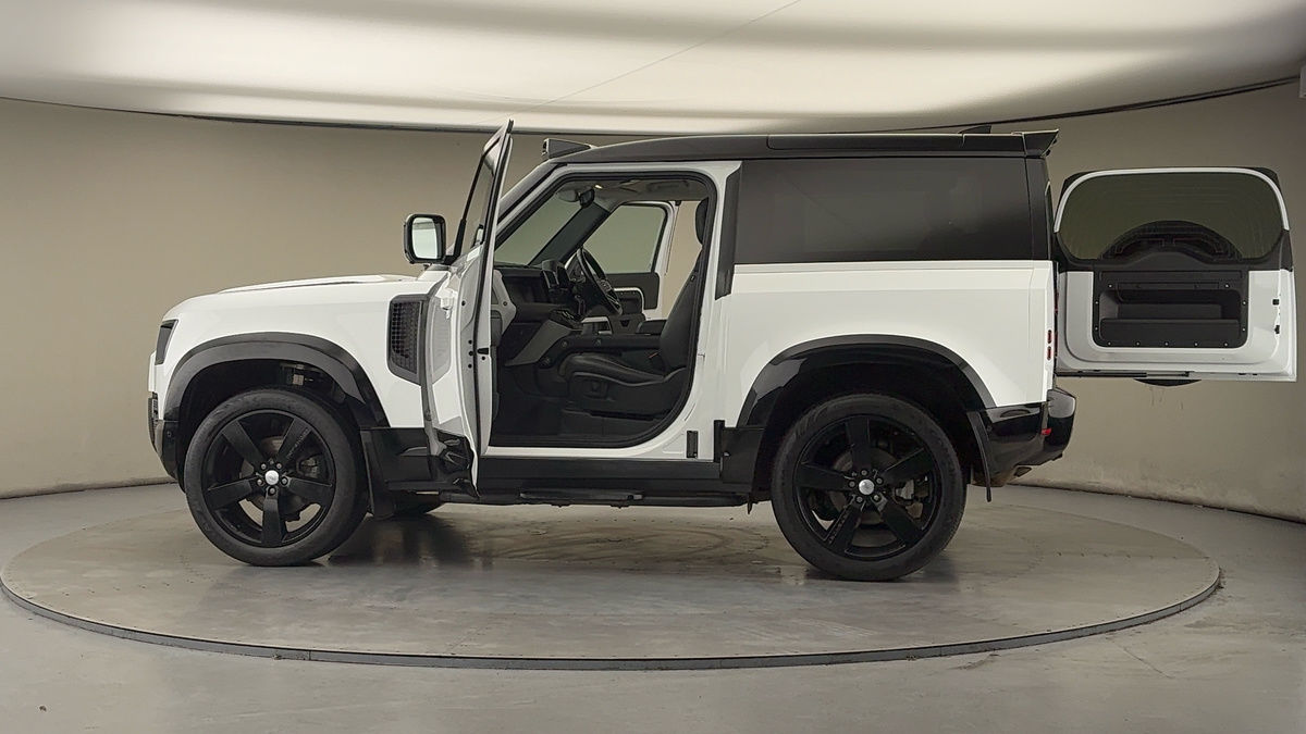 Used Land Rover Defender 90 2024 for sale - 77370432: Photo 47