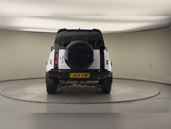 Used Land Rover Defender 90 2023 for sale - 77370432: Photo