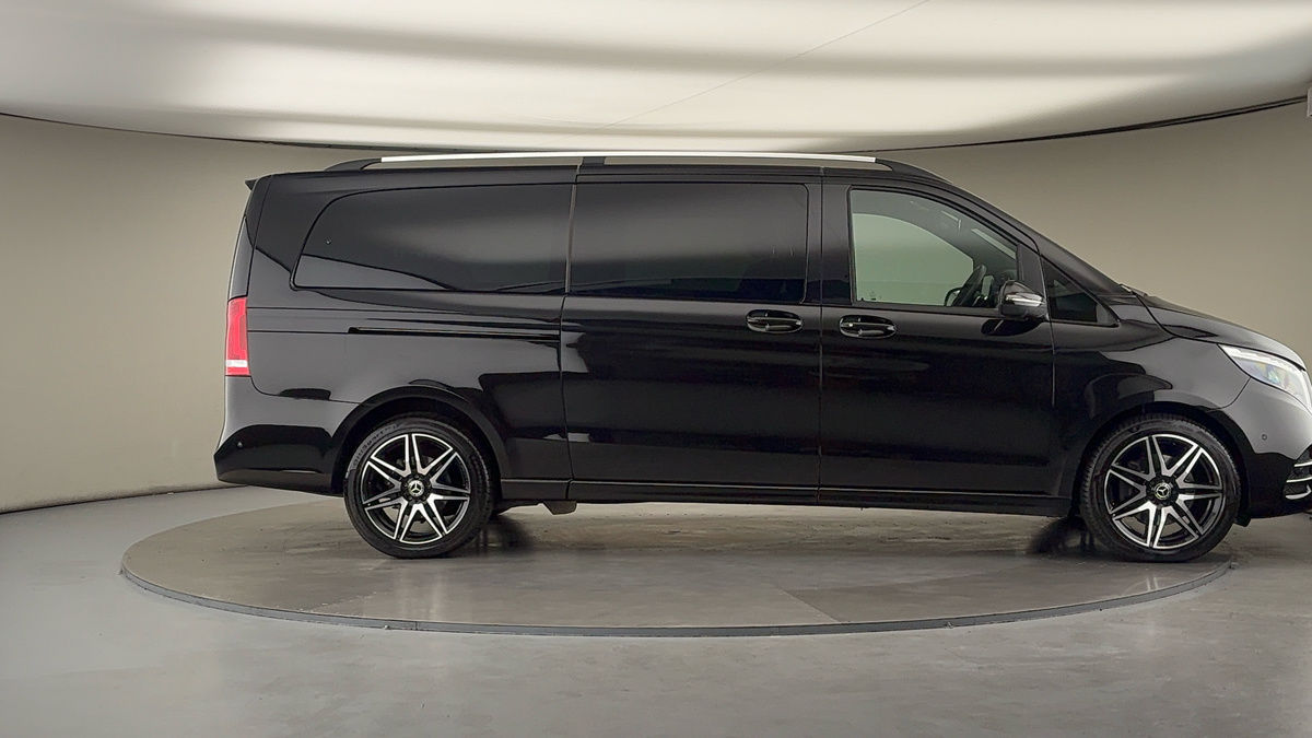 Used Mercedes-Benz V-Class 2024 for sale - 76119520: Photo 16