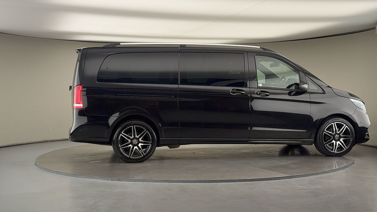 Used Mercedes-Benz V-Class 2024 for sale - 76119520: Photo 37