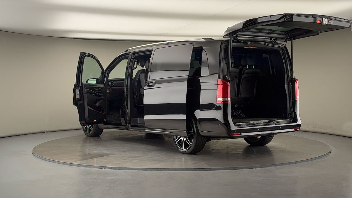 Used Mercedes-Benz V-Class 2024 for sale - 76119520: Photo 43