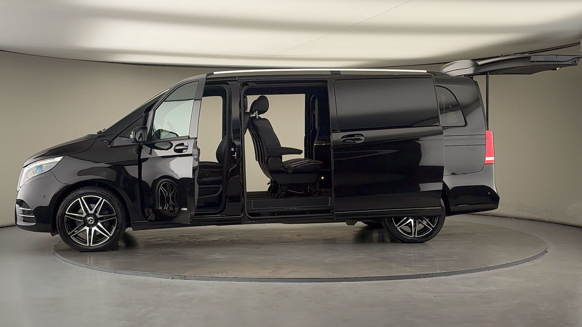 Used Mercedes-Benz V-Class 2024 for sale - 76119520: Photo 47