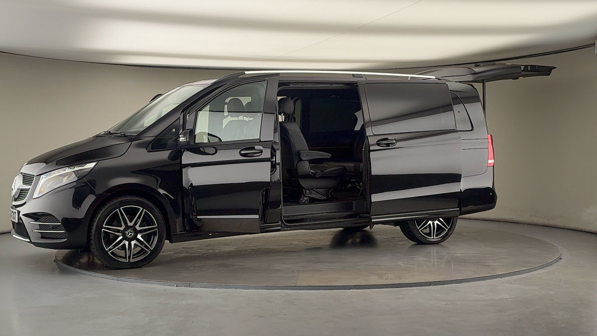 Used Mercedes-Benz V-Class 2024 for sale - 76119520: Photo 48