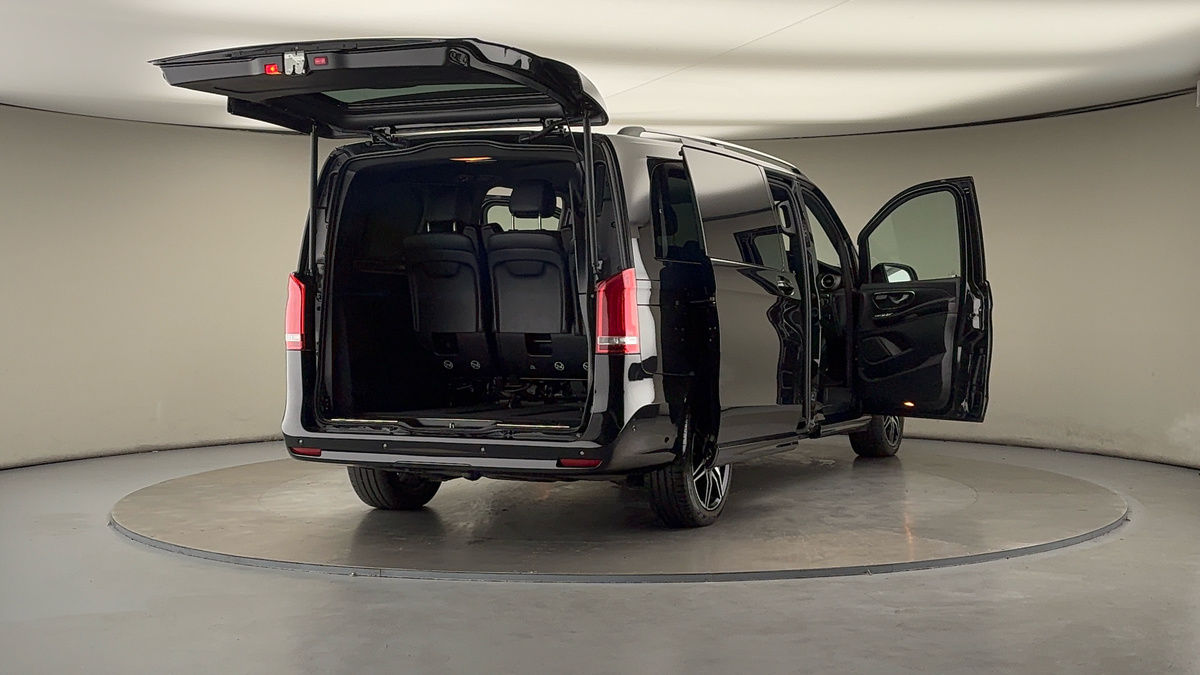 Used Mercedes-Benz V-Class 2024 for sale - 76119520: Photo 59