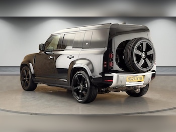 Used Land Rover Defender 110 2024 for sale - 78781757: Photo