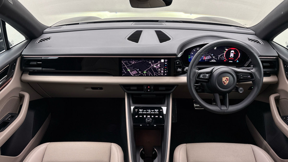 Used Porsche Macan 2025 for sale - 78168185: Photo 12