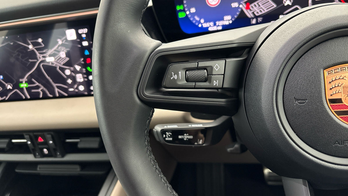 Used Porsche Macan 2025 for sale - 78168185: Photo 13