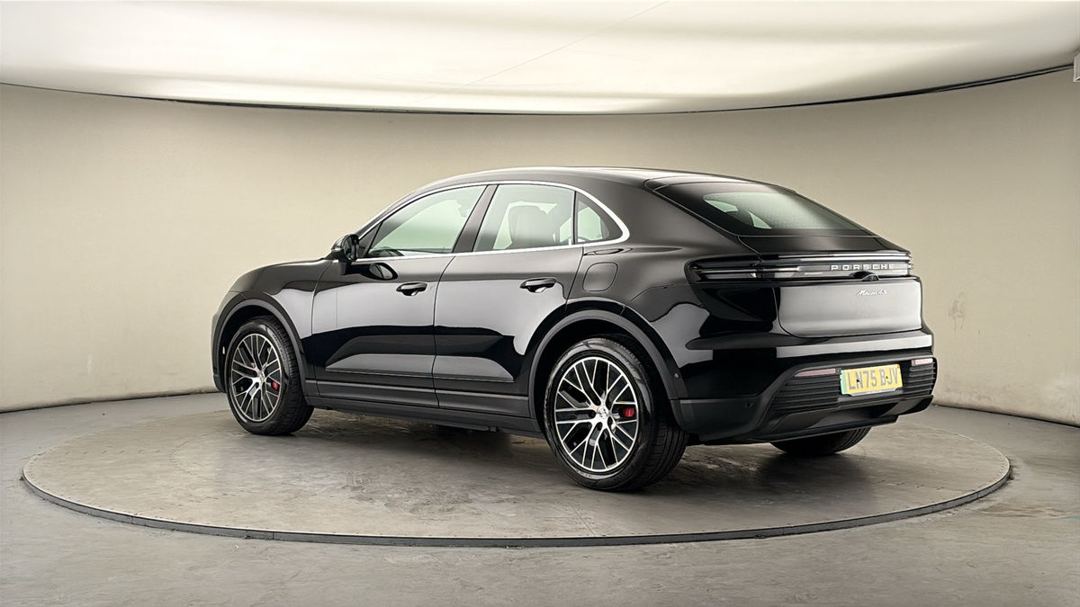 Used Porsche Macan 2025 for sale - 78168185: Photo 25