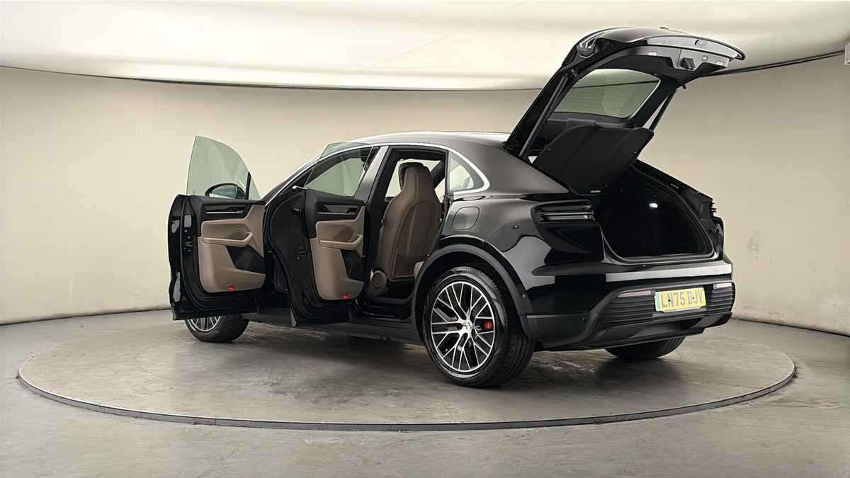 Used Porsche Macan 2025 for sale - 78168185: Photo 43