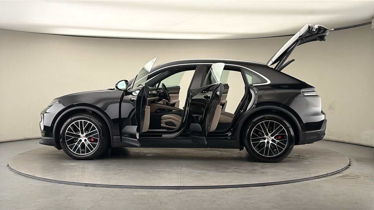 Used Porsche Macan 2025 for sale - 78168185: Photo 46