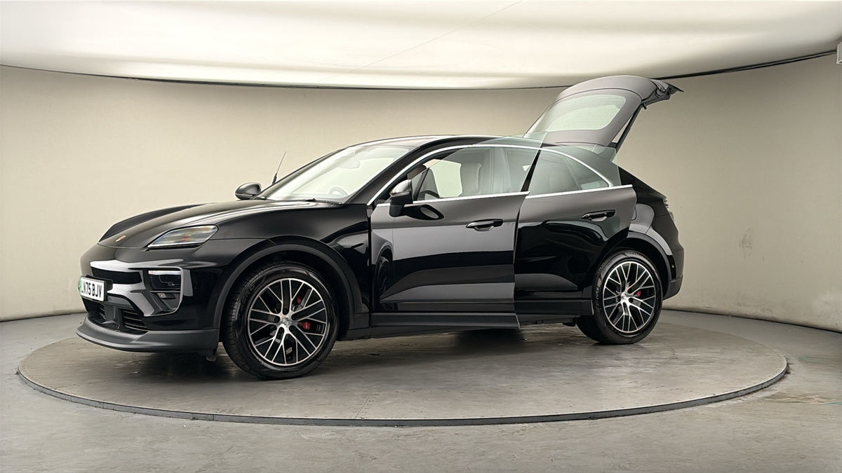 Used Porsche Macan 2025 for sale - 78168185: Photo 48