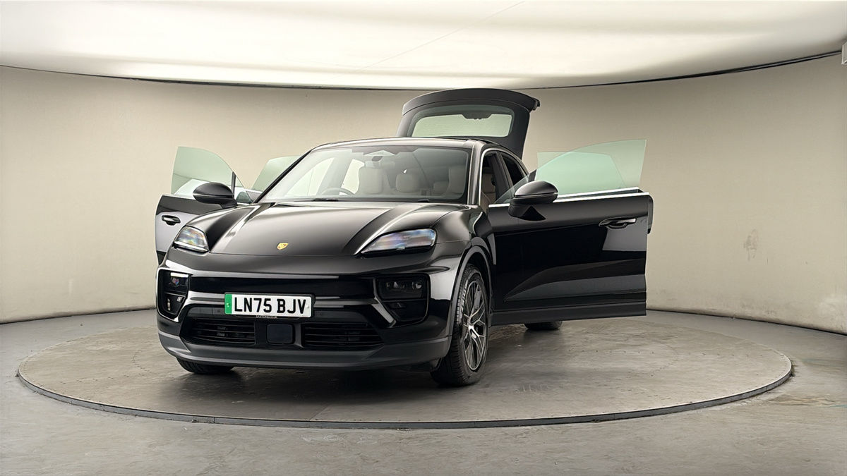 Used Porsche Macan 2025 for sale - 78168185: Photo 50