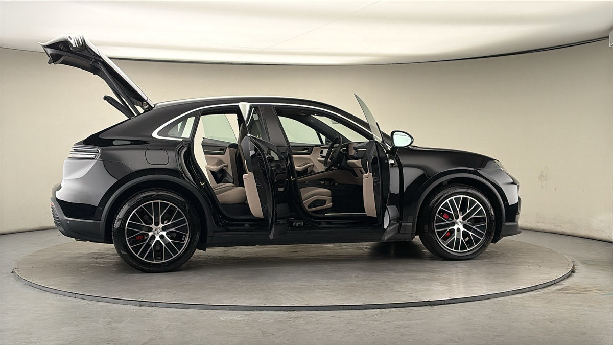 Used Porsche Macan 2025 for sale - 78168185: Photo 56