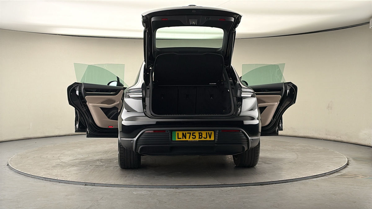 Used Porsche Macan 2025 for sale - 78168185: Photo 60