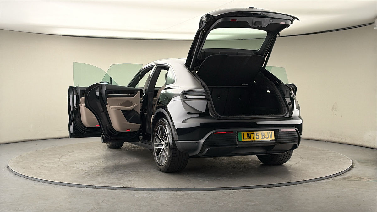 Used Porsche Macan 2025 for sale - 78168185: Photo 61