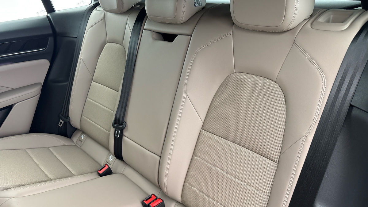 Used Porsche Macan 2025 for sale - 78168185: Photo 8