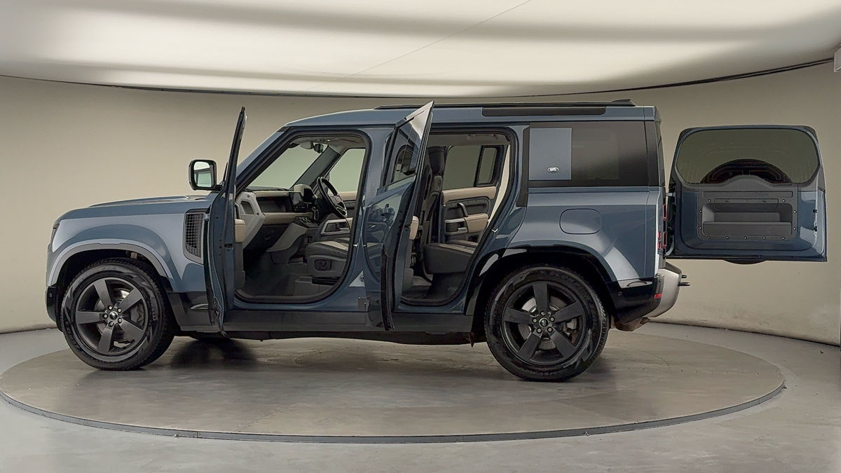 Used Land Rover Defender 110 2021 for sale - 75560614: Photo 46