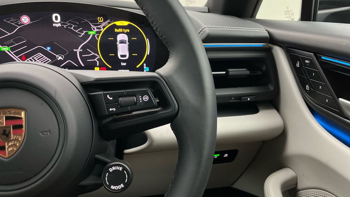 Used Porsche Macan 2025 for sale - 78213231: Photo 16