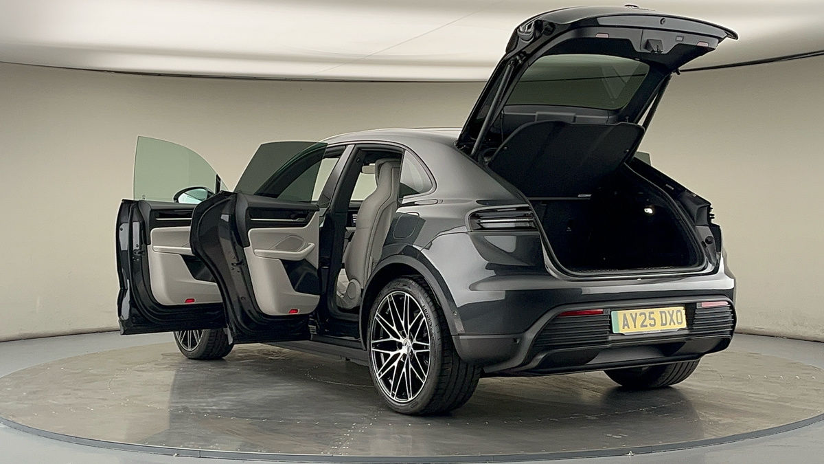 Used Porsche Macan 2025 for sale - 78213231: Photo 26