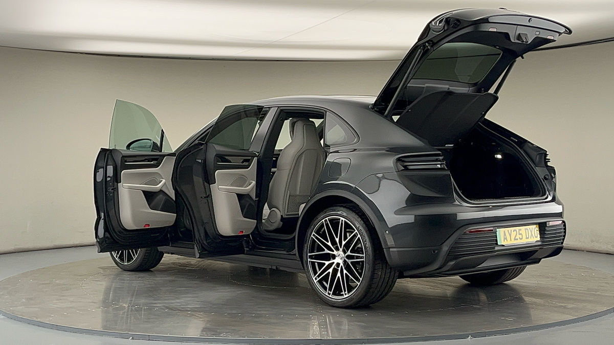 Used Porsche Macan 2025 for sale - 78213231: Photo 48