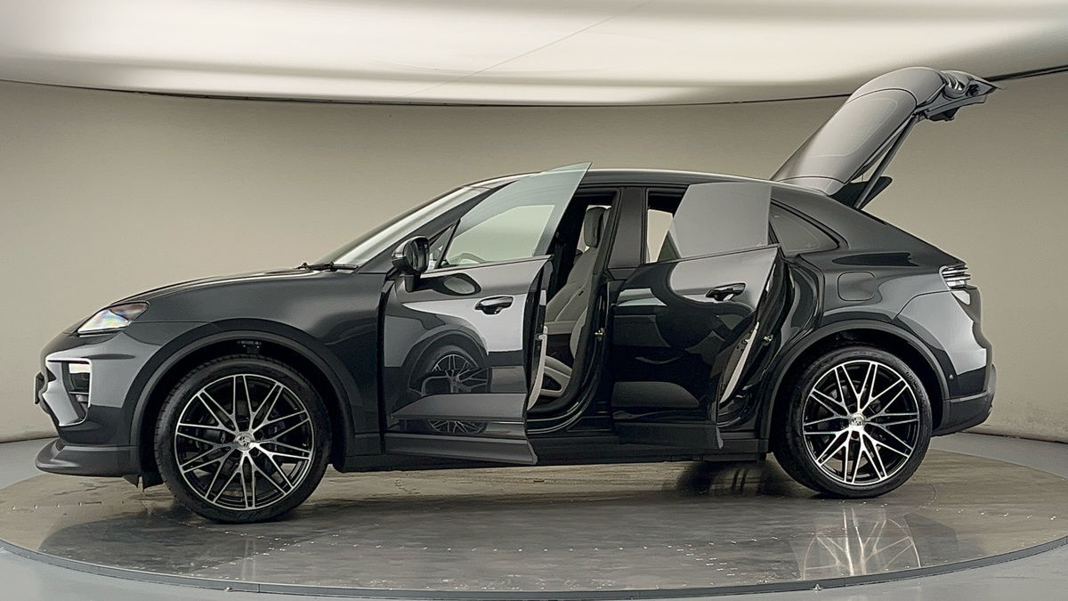 Used Porsche Macan 2025 for sale - 78213231: Photo 52