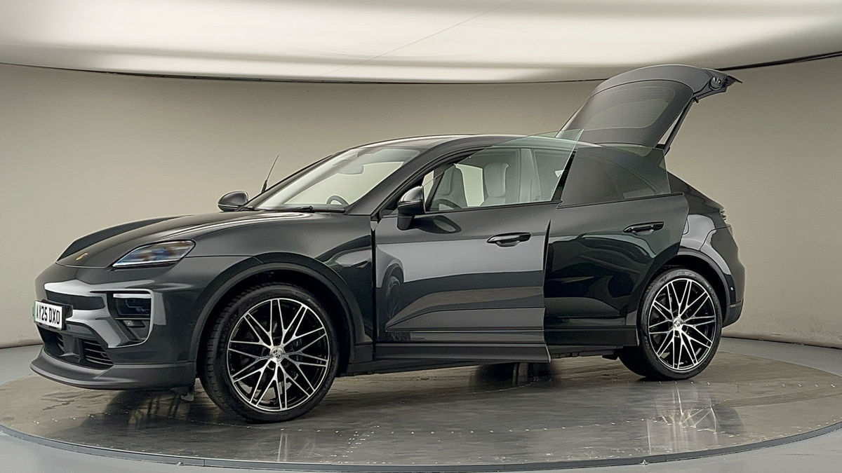 Used Porsche Macan 2025 for sale - 78213231: Photo 53