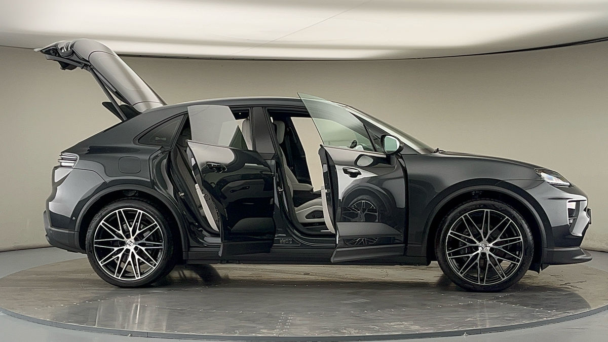 Used Porsche Macan 2025 for sale - 78213231: Photo 60