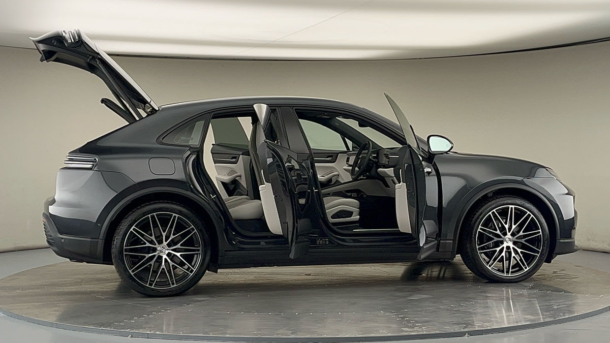 Used Porsche Macan 2025 for sale - 78213231: Photo 61