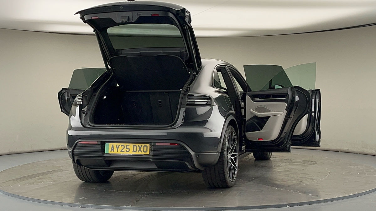 Used Porsche Macan 2025 for sale - 78213231: Photo 64