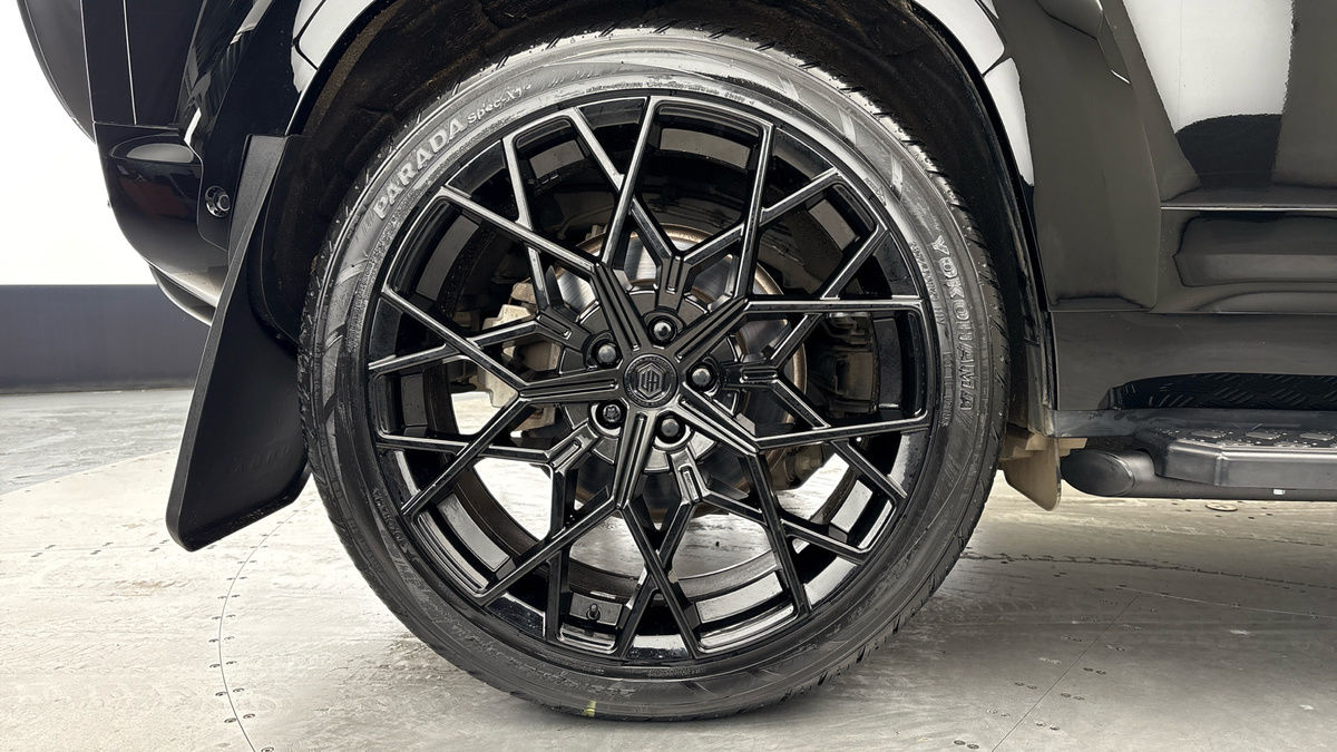 Used Land Rover Defender 110 2024 for sale - 76768954: Photo 10