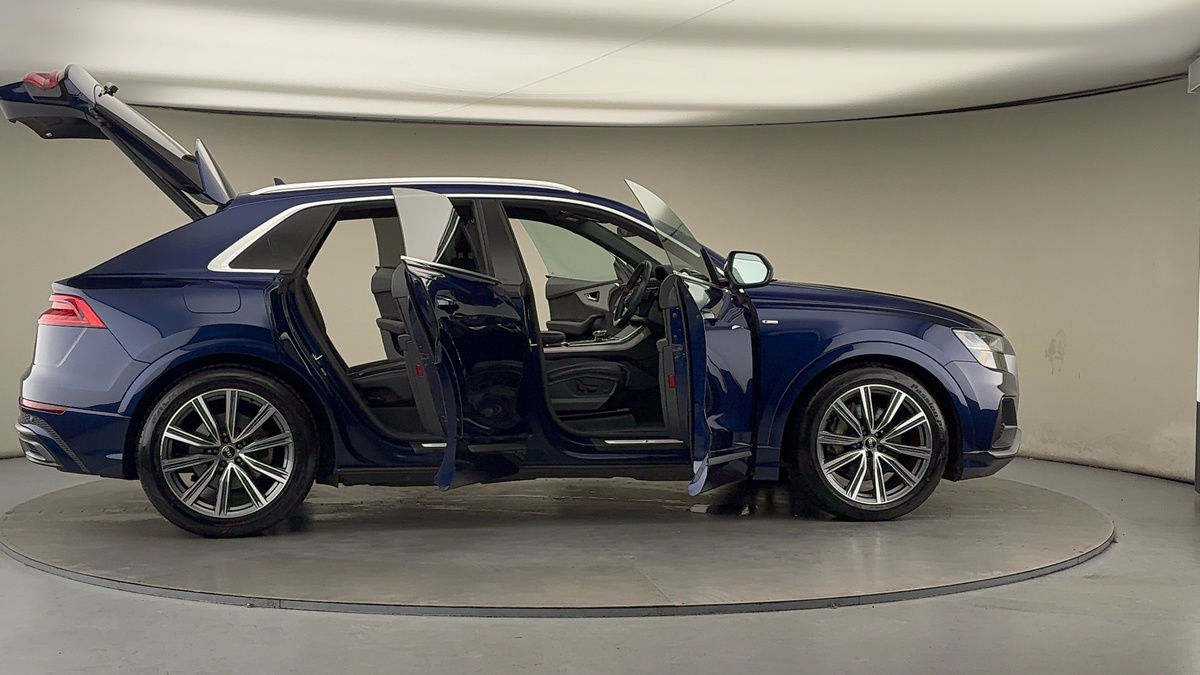 Used Audi Q8 2020 for sale - 76910827: Photo 56