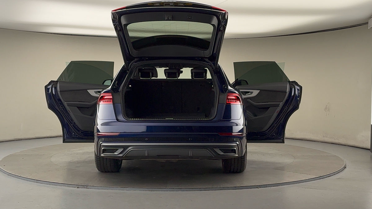 Used Audi Q8 2020 for sale - 76910827: Photo 60