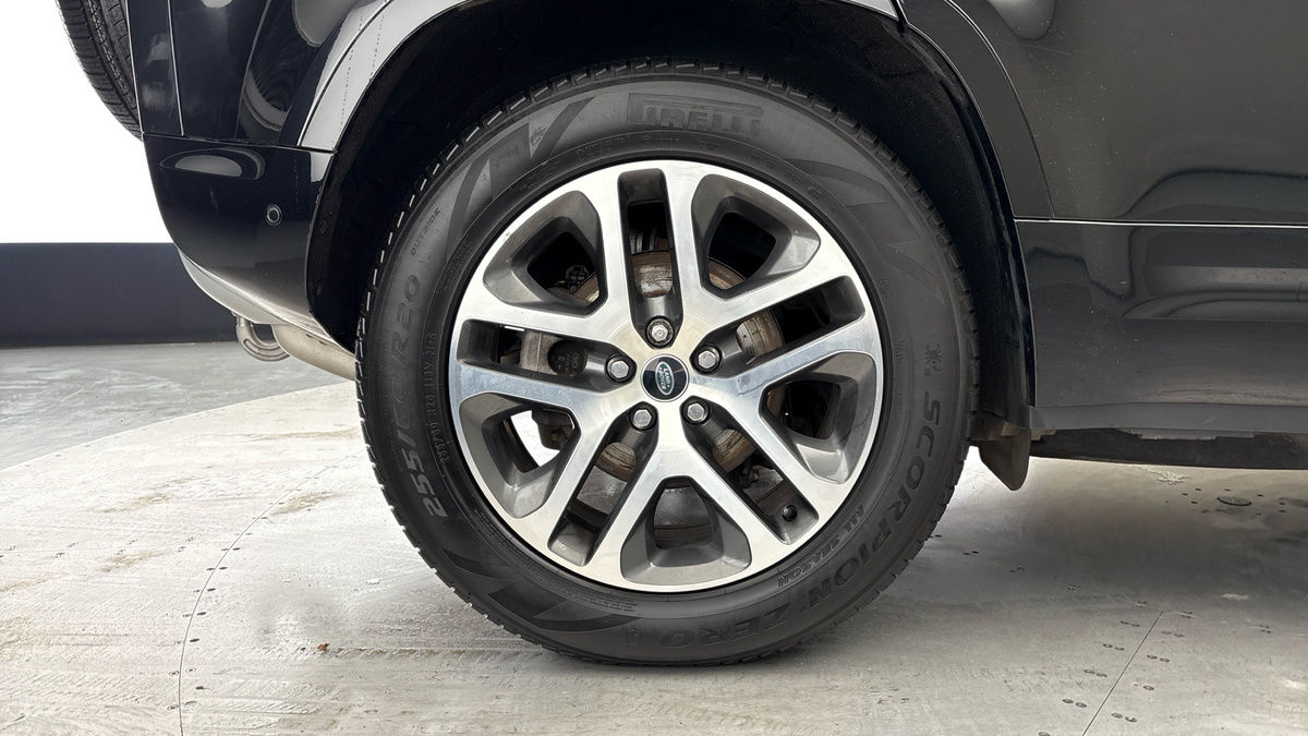 Used Land Rover Defender 110 2021 for sale - 76863679: Photo 10