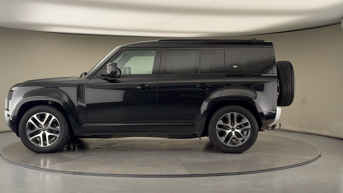 Used Land Rover Defender 110 2021 for sale - 76863679: Photo 15