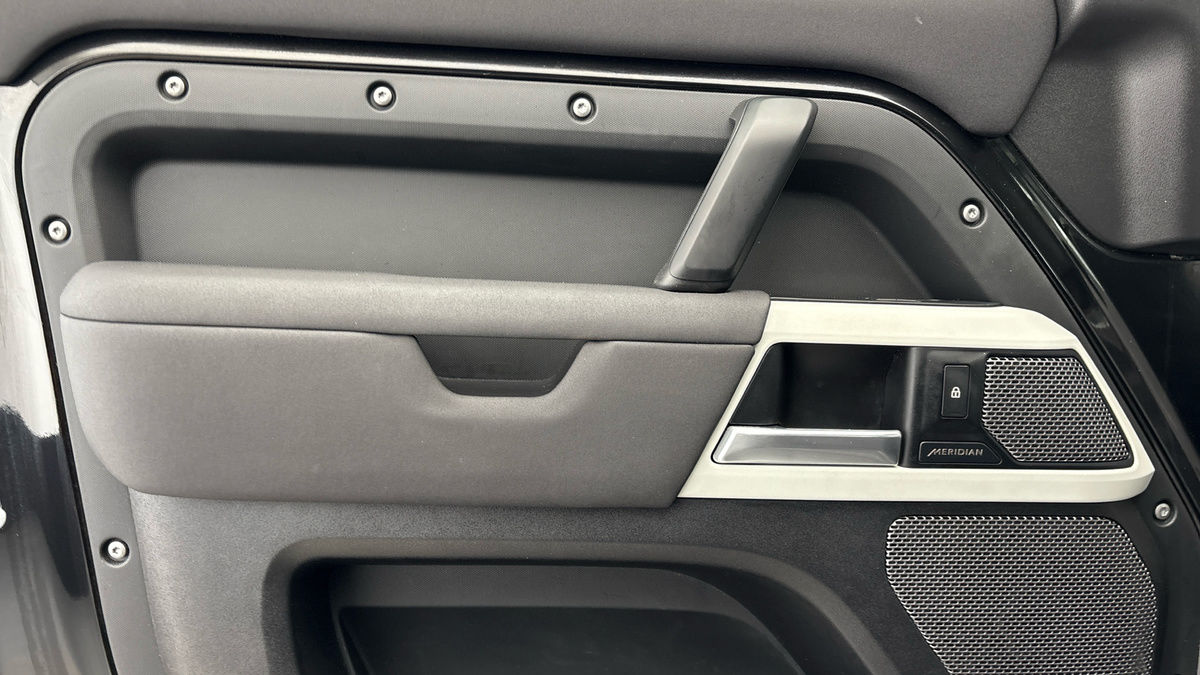 Used Land Rover Defender 110 2021 for sale - 76863679: Photo 19