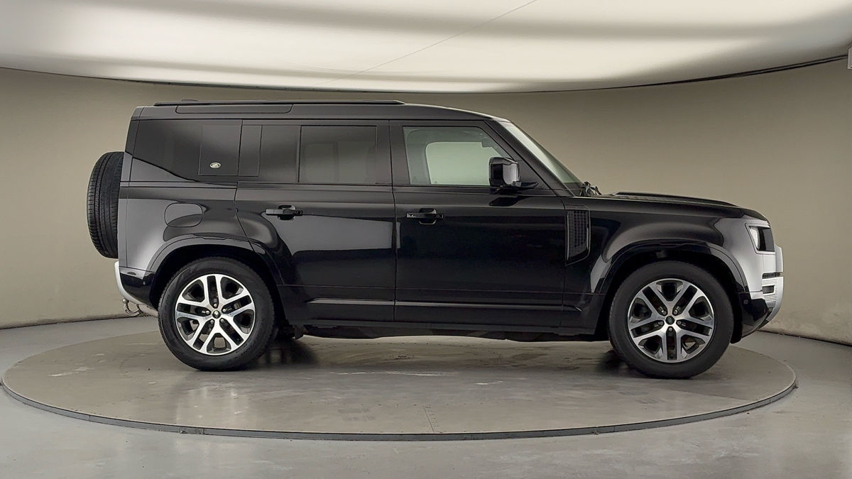 Used Land Rover Defender 110 2021 for sale - 76863679: Photo 37