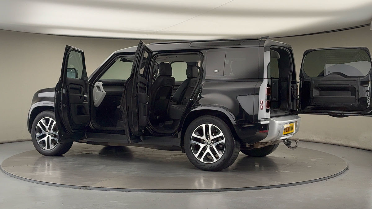 Used Land Rover Defender 110 2021 for sale - 76863679: Photo 46