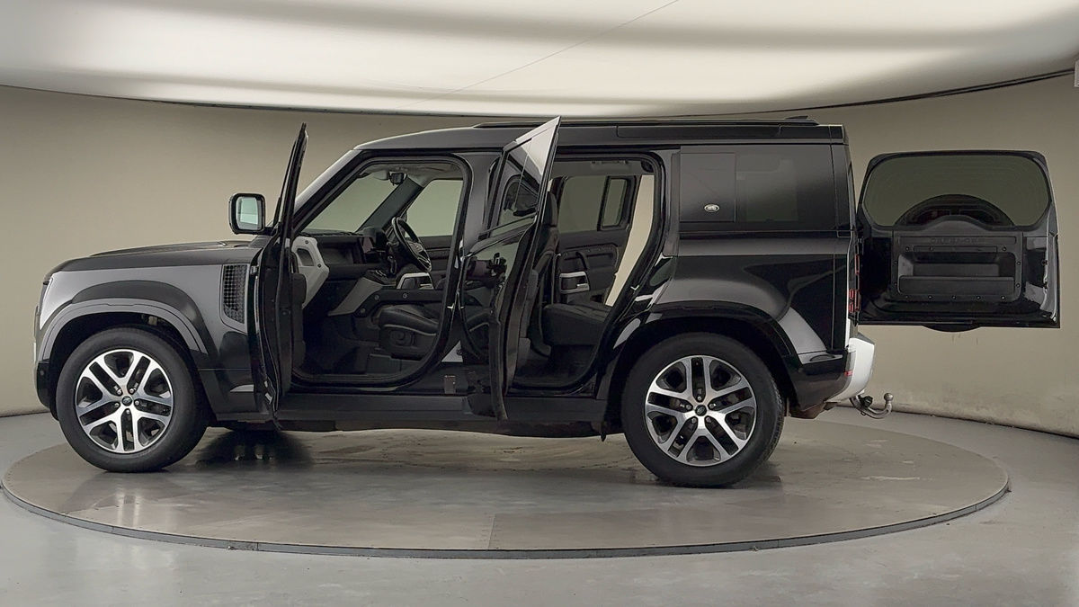 Used Land Rover Defender 110 2021 for sale - 76863679: Photo 47