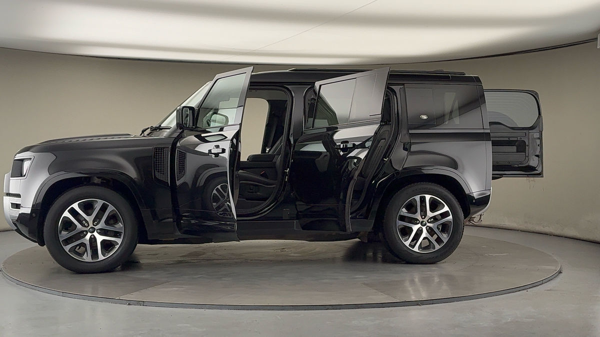 Used Land Rover Defender 110 2021 for sale - 76863679: Photo 48