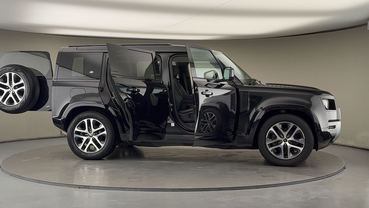 Used Land Rover Defender 110 2021 for sale - 76863679: Photo 56