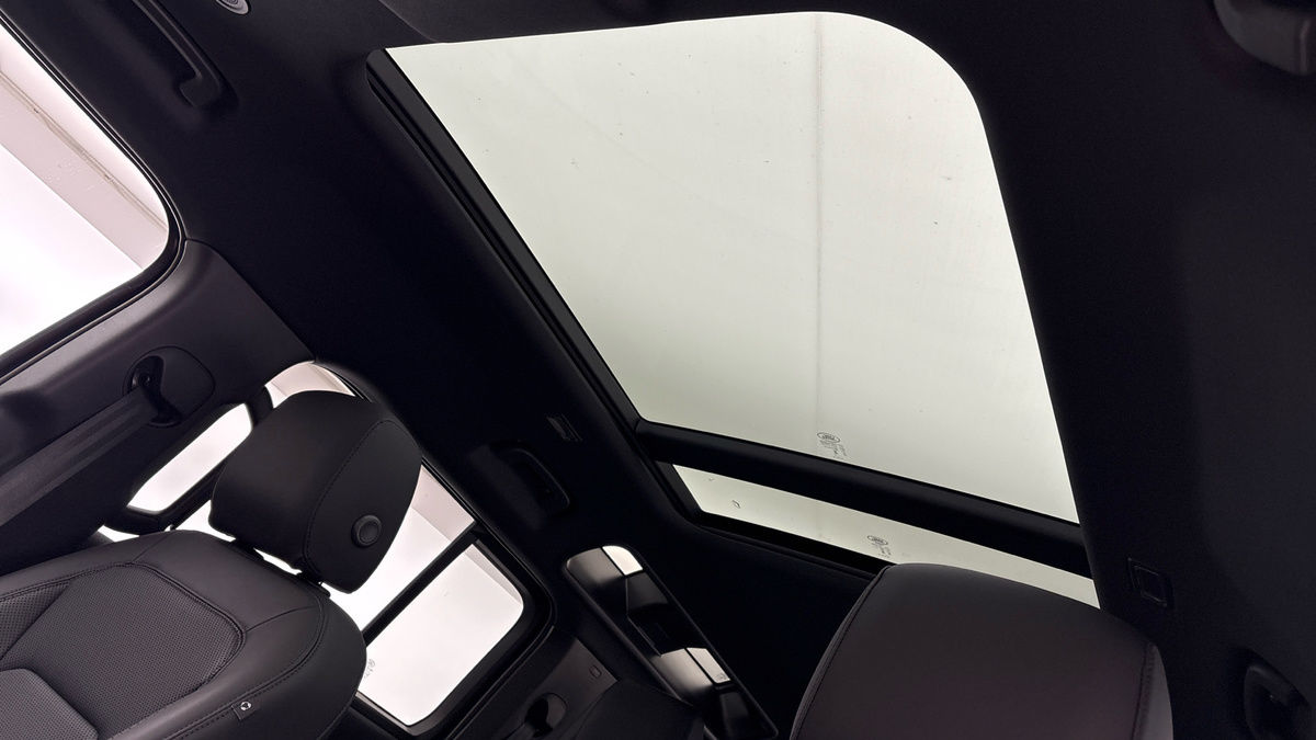 Used Land Rover Defender 110 2025 for sale - 76699135: Photo 6