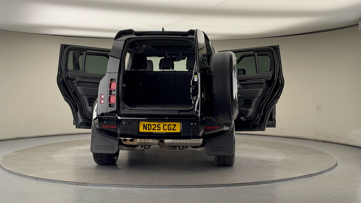 Used Land Rover Defender 110 2025 for sale - 76699135: Photo 65