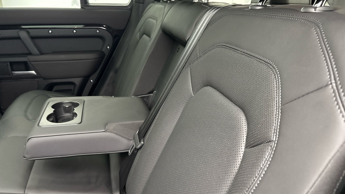 Used Land Rover Defender 110 2025 for sale - 76699135: Photo 9