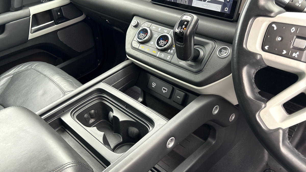 Used Land Rover Defender 90 2021 for sale - 76510577: Photo 18