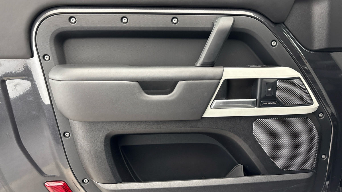 Used Land Rover Defender 90 2021 for sale - 76510577: Photo 19