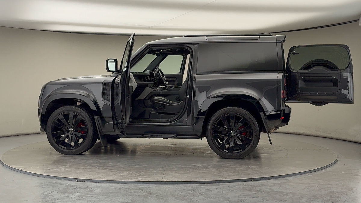 Used Land Rover Defender 90 2021 for sale - 76510577: Photo 48