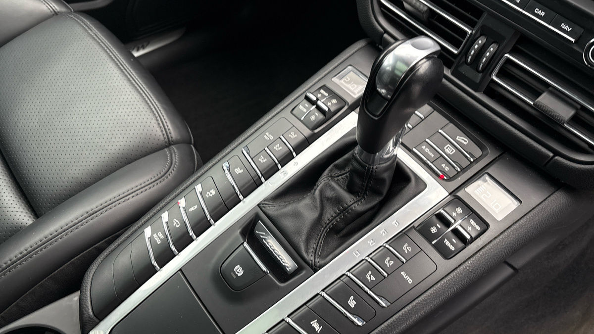 Used Porsche Macan 2020 for sale - 75833418: Photo 26