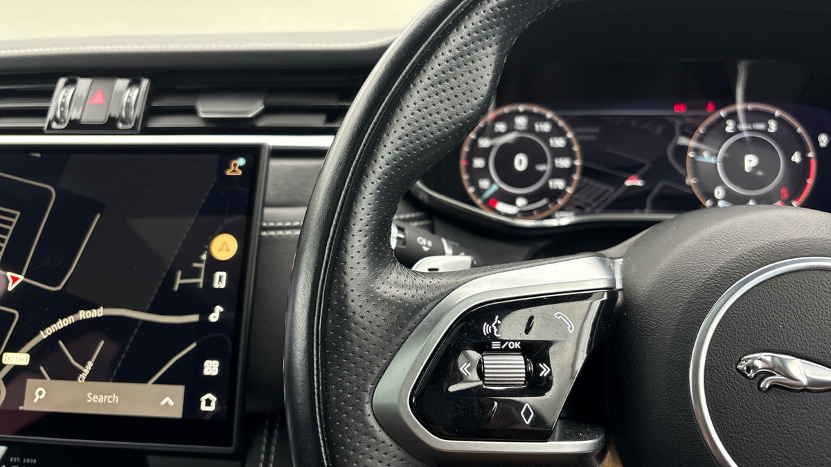 Used Jaguar F-Pace 2021 for sale - 76292312: Photo 13