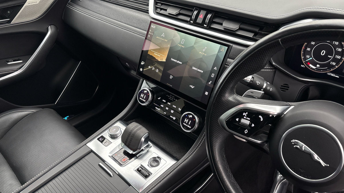 Used Jaguar F-Pace 2021 for sale - 76292312: Photo 18