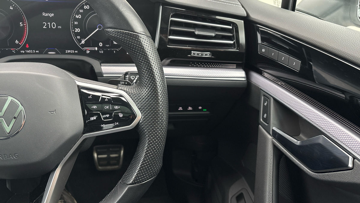 Used Volkswagen Touareg 2023 for sale - 76357247: Photo 14